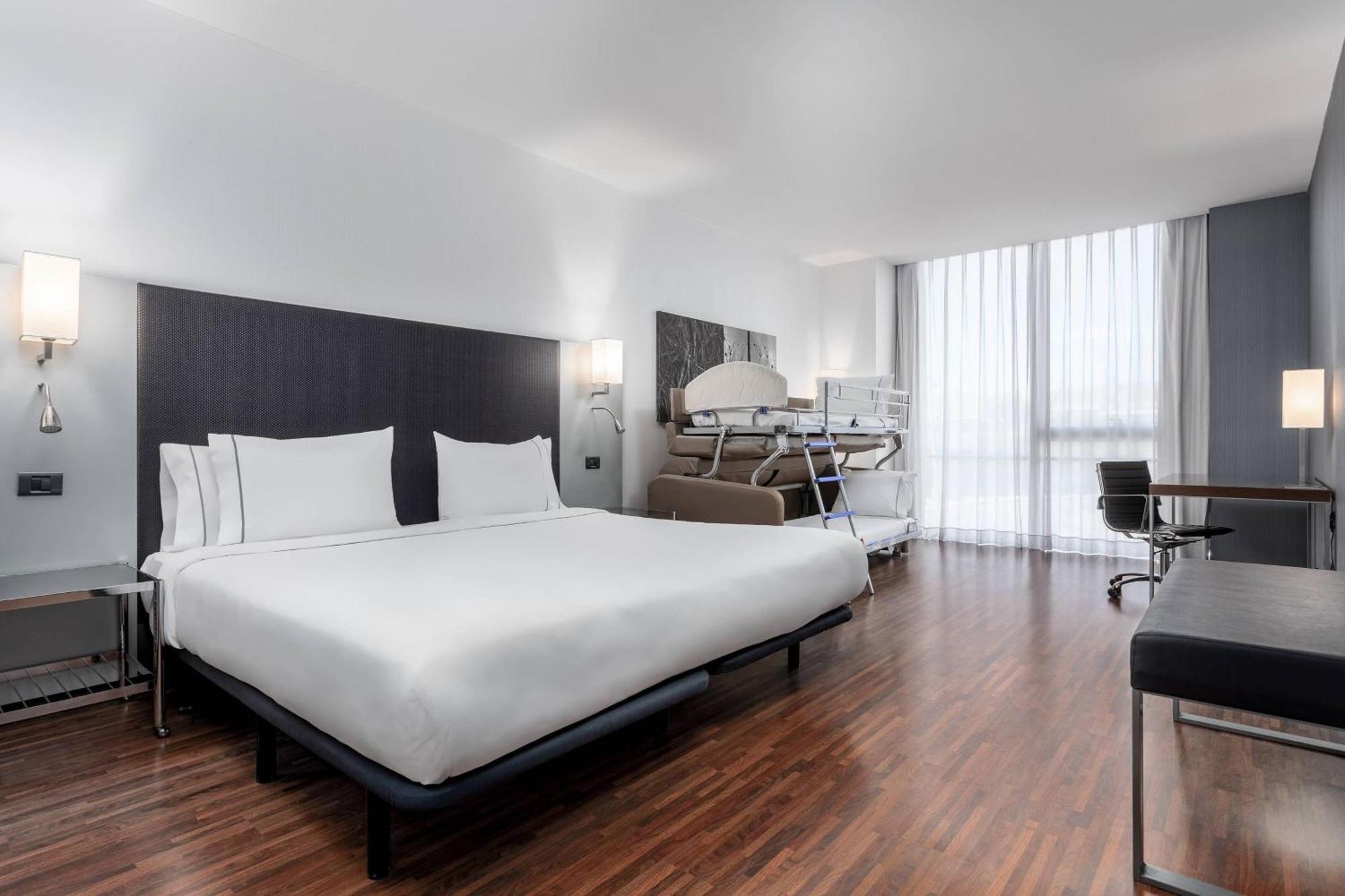 Ac Hotel La Finca By Marriott Pozuelo de Alarcon Exterior photo
