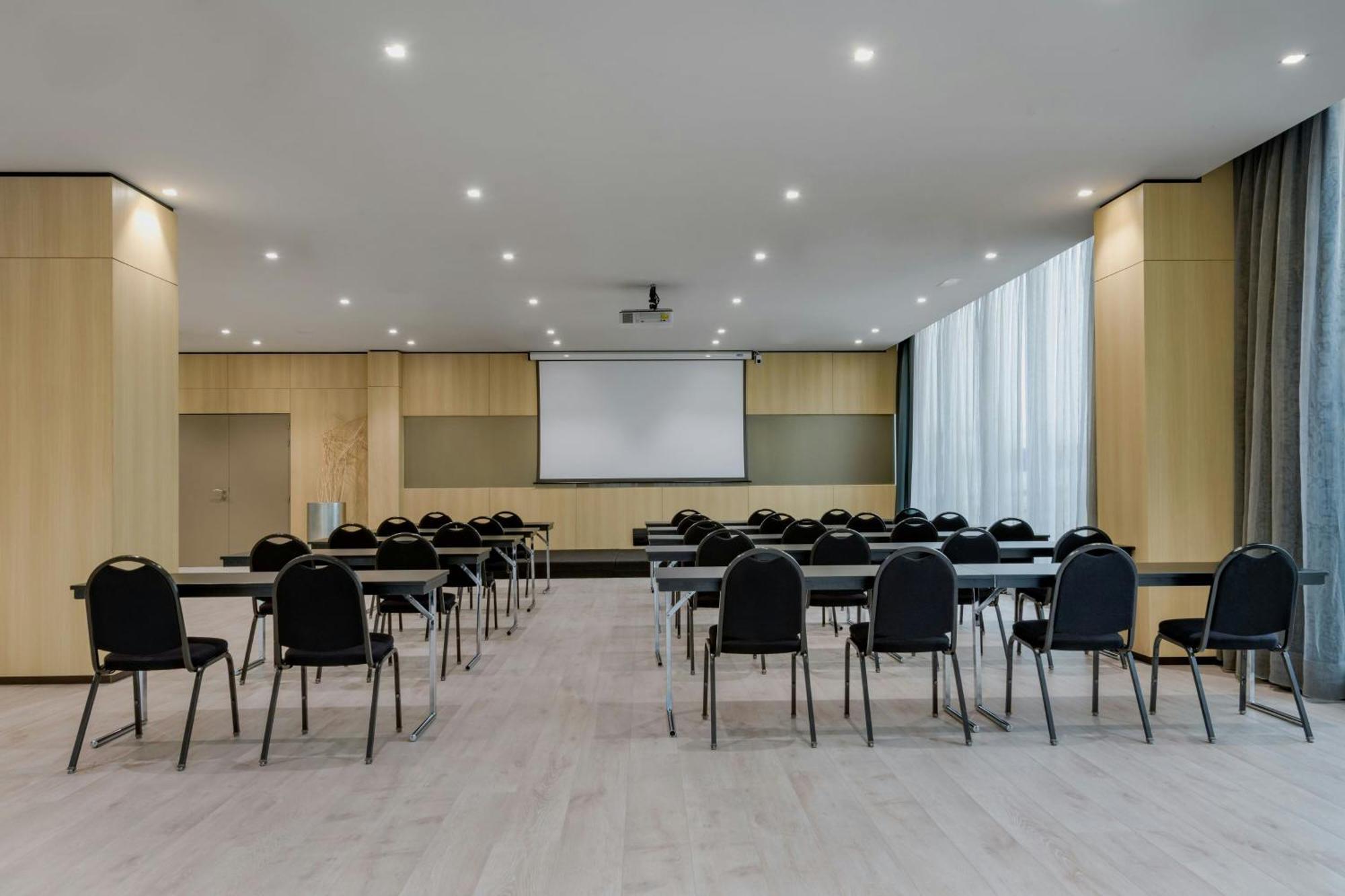Ac Hotel La Finca By Marriott Pozuelo de Alarcon Exterior photo