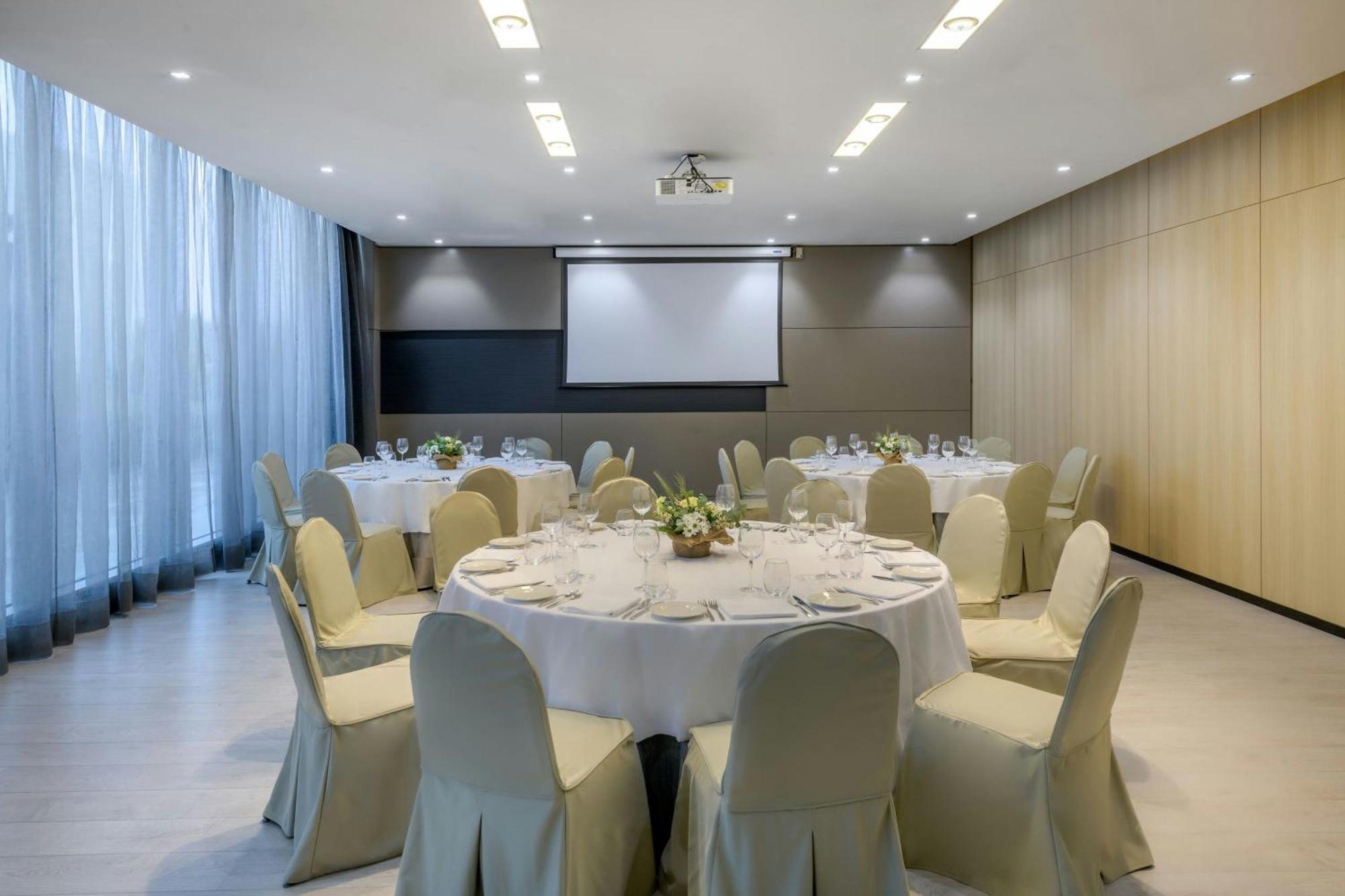 Ac Hotel La Finca By Marriott Pozuelo de Alarcon Exterior photo