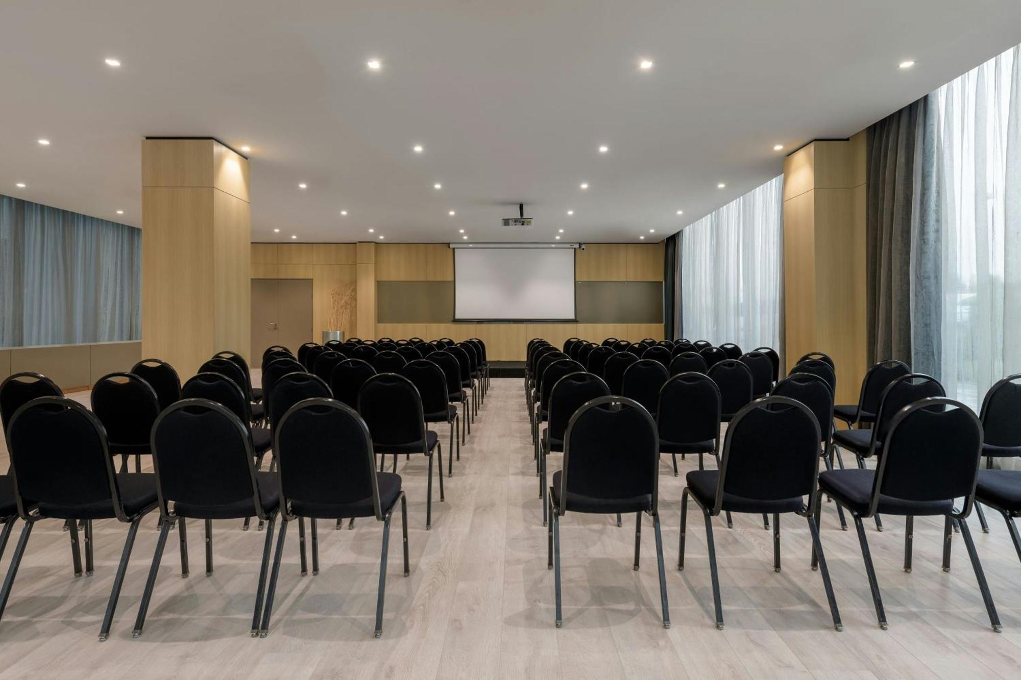 Ac Hotel La Finca By Marriott Pozuelo de Alarcon Exterior photo
