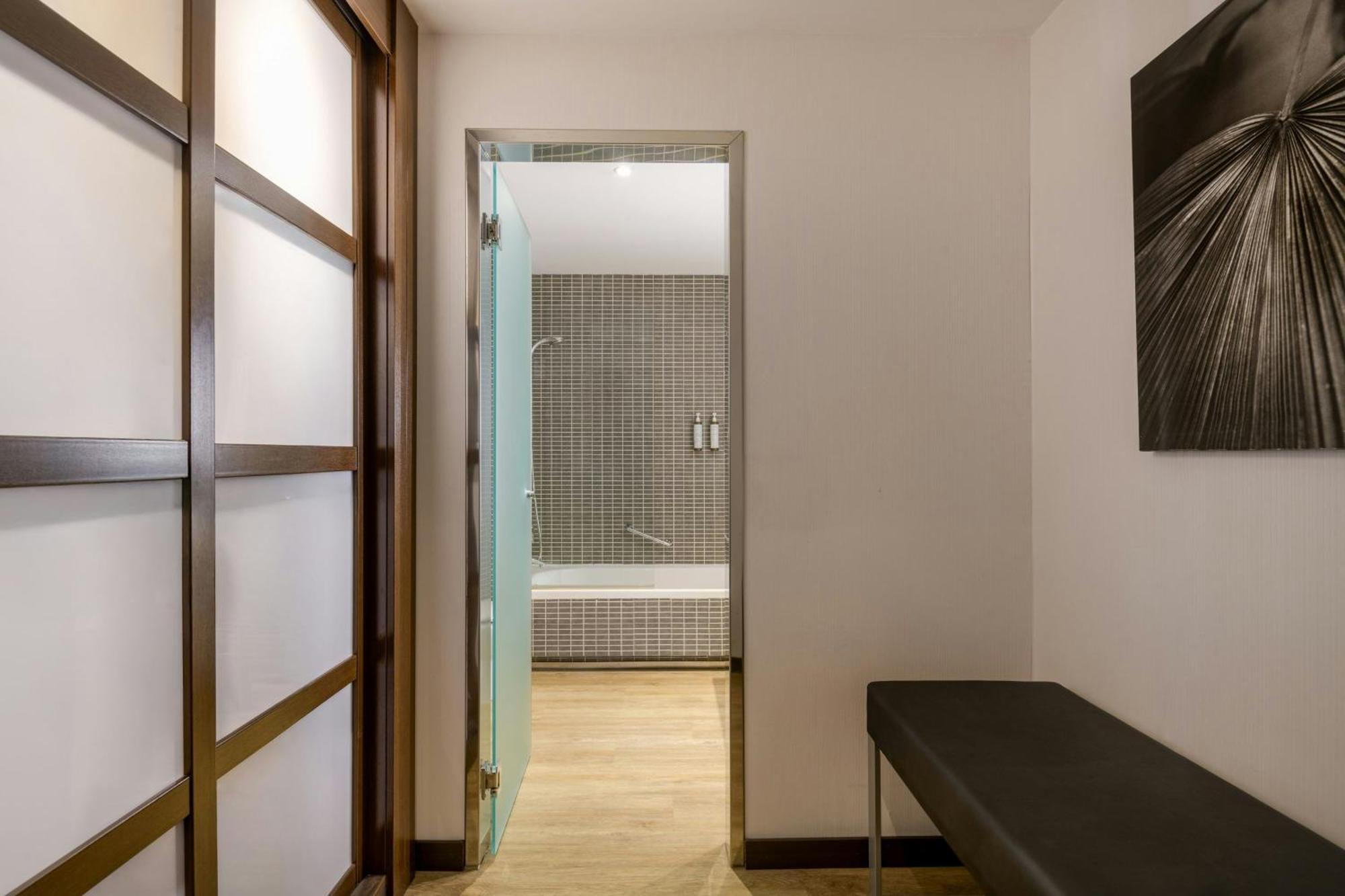 Ac Hotel La Finca By Marriott Pozuelo de Alarcon Exterior photo